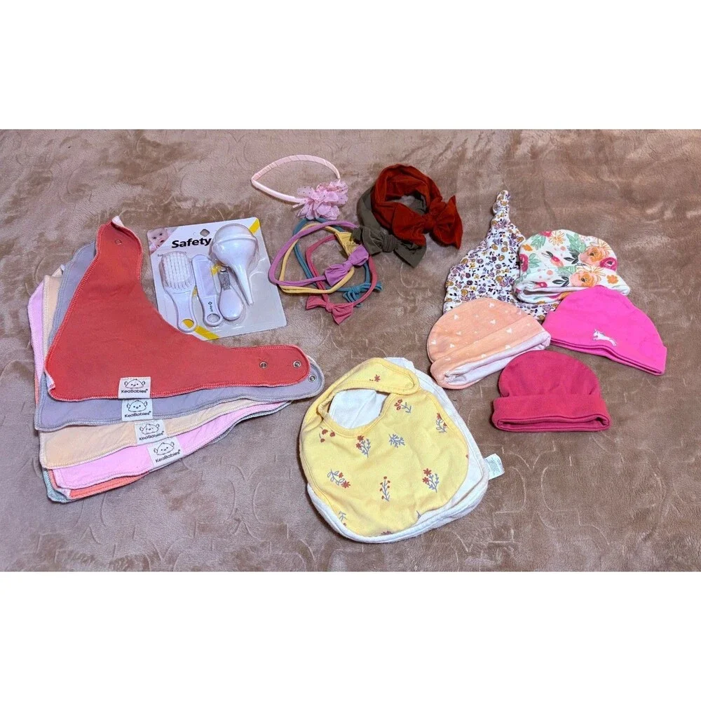 Newborn girl clothes bundle + extra